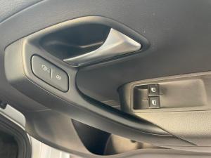 Volkswagen Polo Vivo hatch 1.6 Life - Image 14
