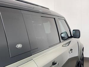 Land Rover Defender 110 D300 X-Dynamic HSE - Image 16