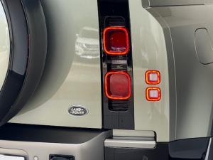 Land Rover Defender 110 D300 X-Dynamic HSE - Image 8