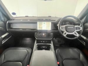 Land Rover Defender 110 D300 X-Dynamic HSE - Image 9