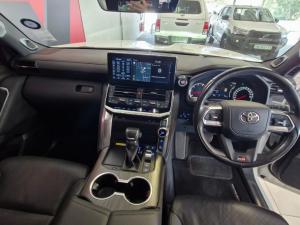 Toyota Land Cruiser 300 3.3D GR-Sport - Image 16