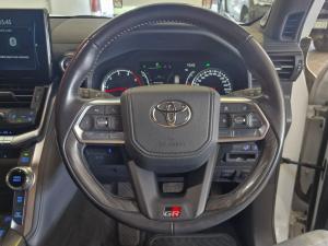 Toyota Land Cruiser 300 3.3D GR-Sport - Image 22