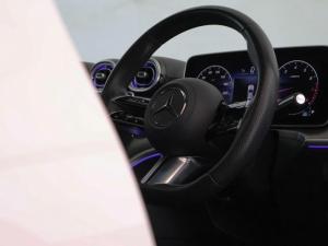 Mercedes-Benz C-Class C200 Avantgarde - Image 17