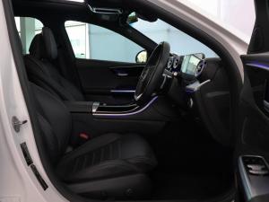 Mercedes-Benz C-Class C200 Avantgarde - Image 20