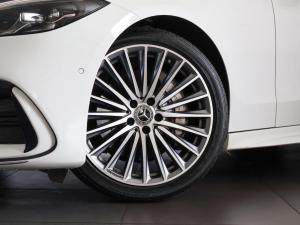 Mercedes-Benz C-Class C200 Avantgarde - Image 3