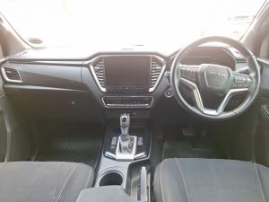 Isuzu D-Max 3.0TD double cab V-Cross - Image 6