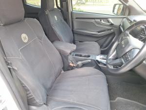 Isuzu D-Max 3.0TD double cab V-Cross - Image 15