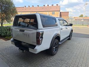 Isuzu D-Max 3.0TD double cab V-Cross - Image 2