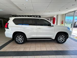 Toyota Land Cruiser Prado 2.8GD VX - Image 3