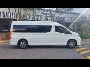 Toyota Quantum 2.8 SLWB bus 14-seater GL auto - Image 3
