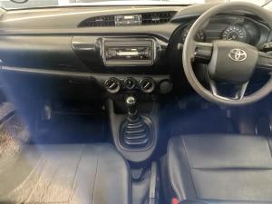 Toyota Hilux 2.0 single cab S (aircon) - Image 6