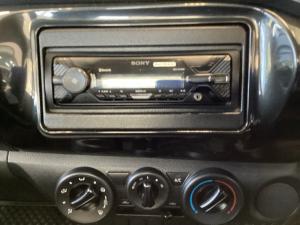Toyota Hilux 2.0 single cab S (aircon) - Image 10