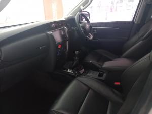 Toyota Fortuner 2.4GD-6 manual - Image 7