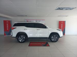 Toyota Fortuner 2.4GD-6 manual - Image 3