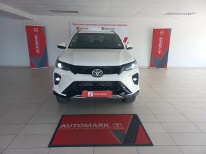 Toyota Fortuner 2.4GD-6 manual - Image 4