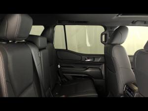 Toyota Land Cruiser Prado 2.8GD VX-R - Image 12