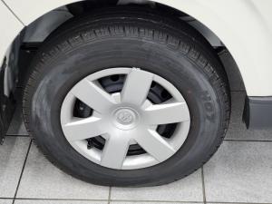 Toyota Hiace 2.5D-4D Ses-fikile 16-seater - Image 8