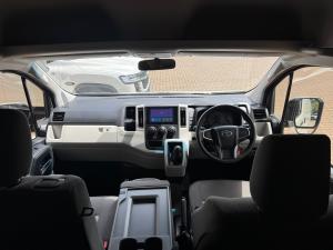 Toyota Quantum 2.8 SLWB panel van - Image 6