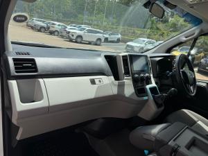 Toyota Quantum 2.8 SLWB panel van - Image 7