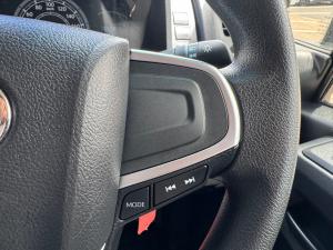 Toyota Quantum 2.8 SLWB panel van - Image 10