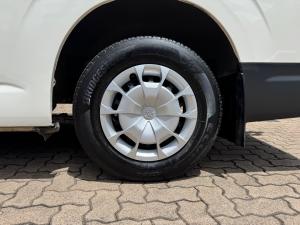 Toyota Quantum 2.8 SLWB panel van - Image 17