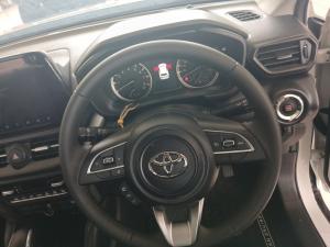 Toyota Urban Cruiser 1.5 XR automatic - Image 8