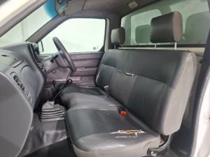 Nissan NP300 Hardbody 2 - Image 10