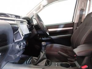 Toyota Hilux 2.4GD-6 double cab Raider manual - Image 14