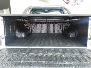 Toyota Hilux 2.4GD-6 double cab Raider manual - Image 6