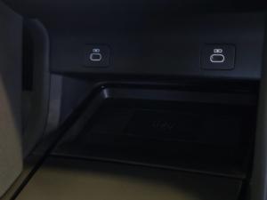 Land Rover Discovery Sport D200 R-Dynamic SE - Image 19