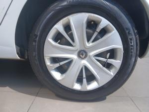 Renault Clio 66kW turbo Authentique - Image 10