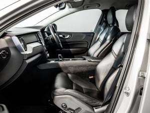 Volvo XC60 B5 AWD Essential - Image 13