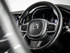 Volvo XC60 B5 AWD Essential - Image 19