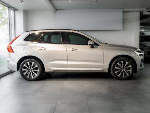 Volvo XC60 B5 AWD Essential - Image 2