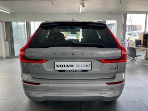 Volvo XC60 B5 AWD Essential - Image 4