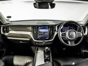 Volvo XC60 B5 AWD Essential - Image 6
