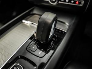 Volvo XC60 B5 AWD Essential - Image 7