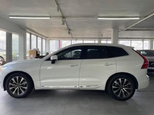 Volvo XC60 B5 AWD Plus Bright - Image 2