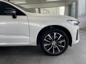 Volvo XC60 B5 AWD Plus Dark - Image 13