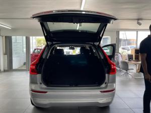 Volvo XC60 B5 AWD Plus Dark - Image 16