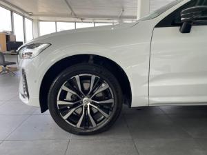 Volvo XC60 B5 AWD Plus Dark - Image 19