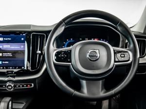 Volvo XC60 B5 AWD Plus Dark - Image 19