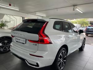 Volvo XC60 B5 AWD Plus Dark - Image 3