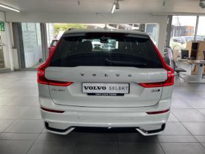 Volvo XC60 B5 AWD Plus Dark - Image 4