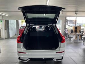 Volvo XC60 B5 AWD Plus Dark - Image 5