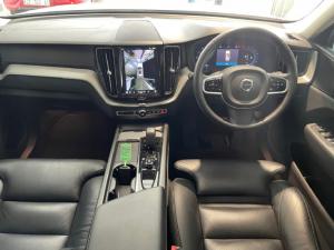 Volvo XC60 B5 AWD Plus Dark - Image 6