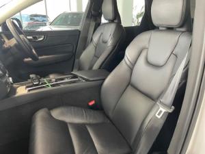 Volvo XC60 B5 AWD Plus Dark - Image 7