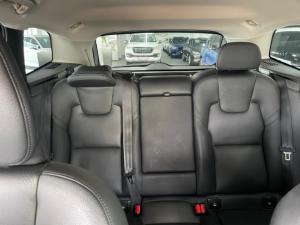 Volvo XC60 B5 AWD Plus Dark - Image 8