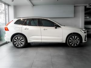 Volvo XC60 B5 AWD Plus Dark - Image 2