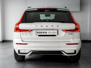 Volvo XC60 B5 AWD Plus Dark - Image 6